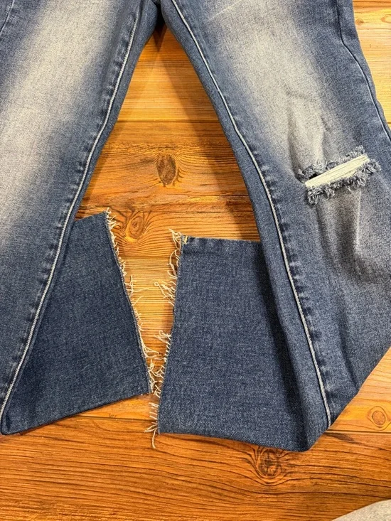 NWT Risen High Rise Button Fly Cropped Flare Jeans Stretchy Dark Wash Raw Hem - Picture 4 of 5